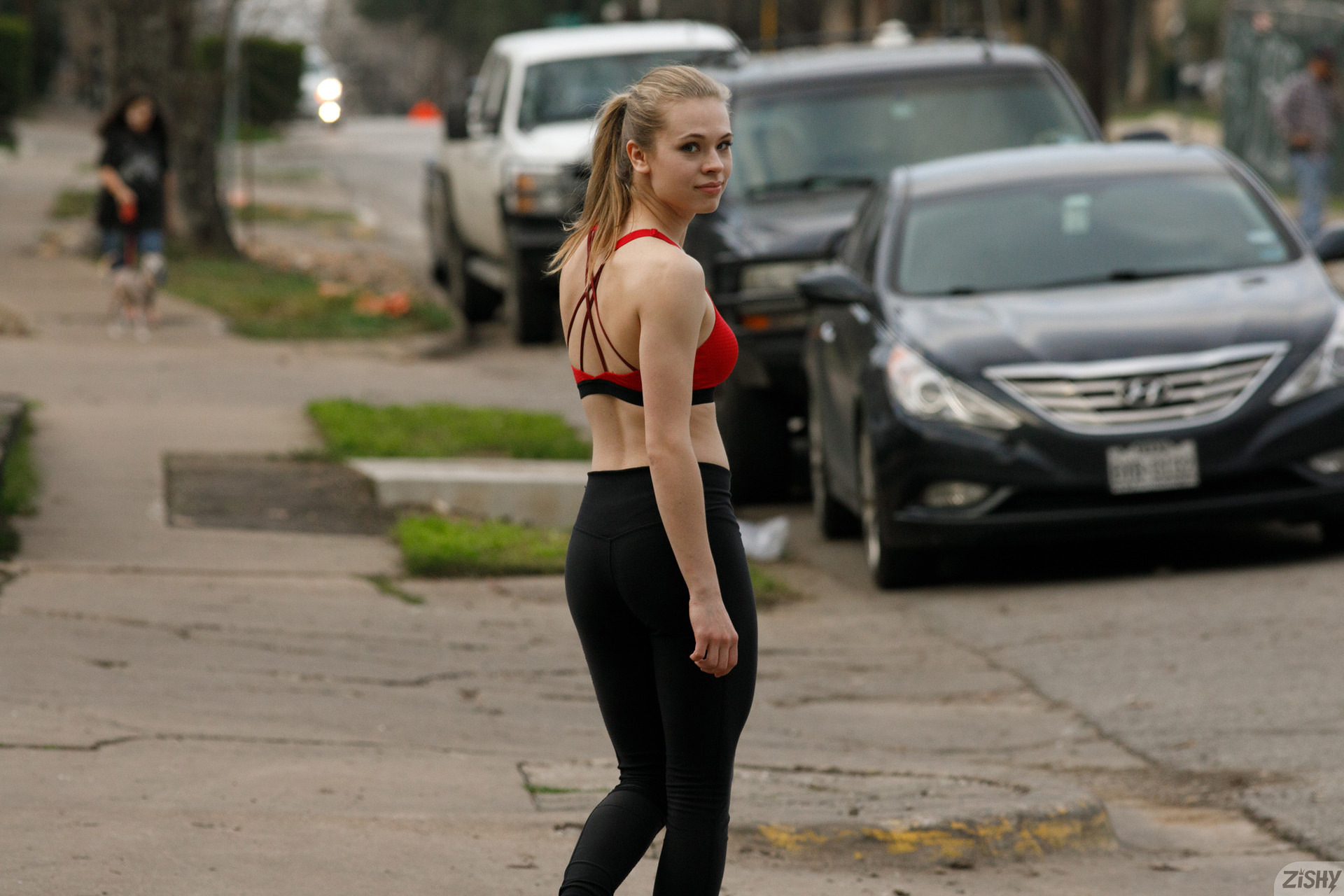 Minka Giertz in Zishy set Fast Women
