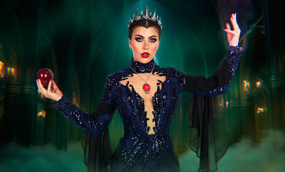 Gal Ritchie in Snow White And the Evil Queen from VR Cosplay X