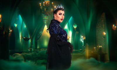 Gal Ritchie in Snow White And the Evil Queen from VR Cosplay X