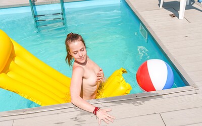 Nicole Murkovski in Flexible Nicole splashing her pussy from Club Sweethearts