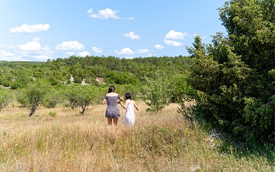 Lolitta Moreau and Elina Sable in International Kissing day 2025 from Club Sweethearts