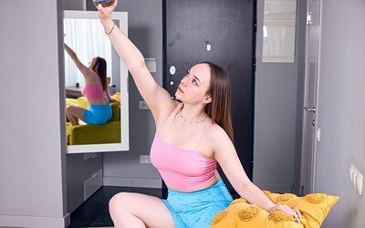 Kris Piper in Let me take a selfie from Club Sweethearts