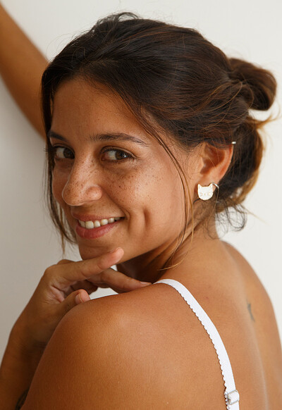 Yanira Prado in Zishy set Surf Bum 2