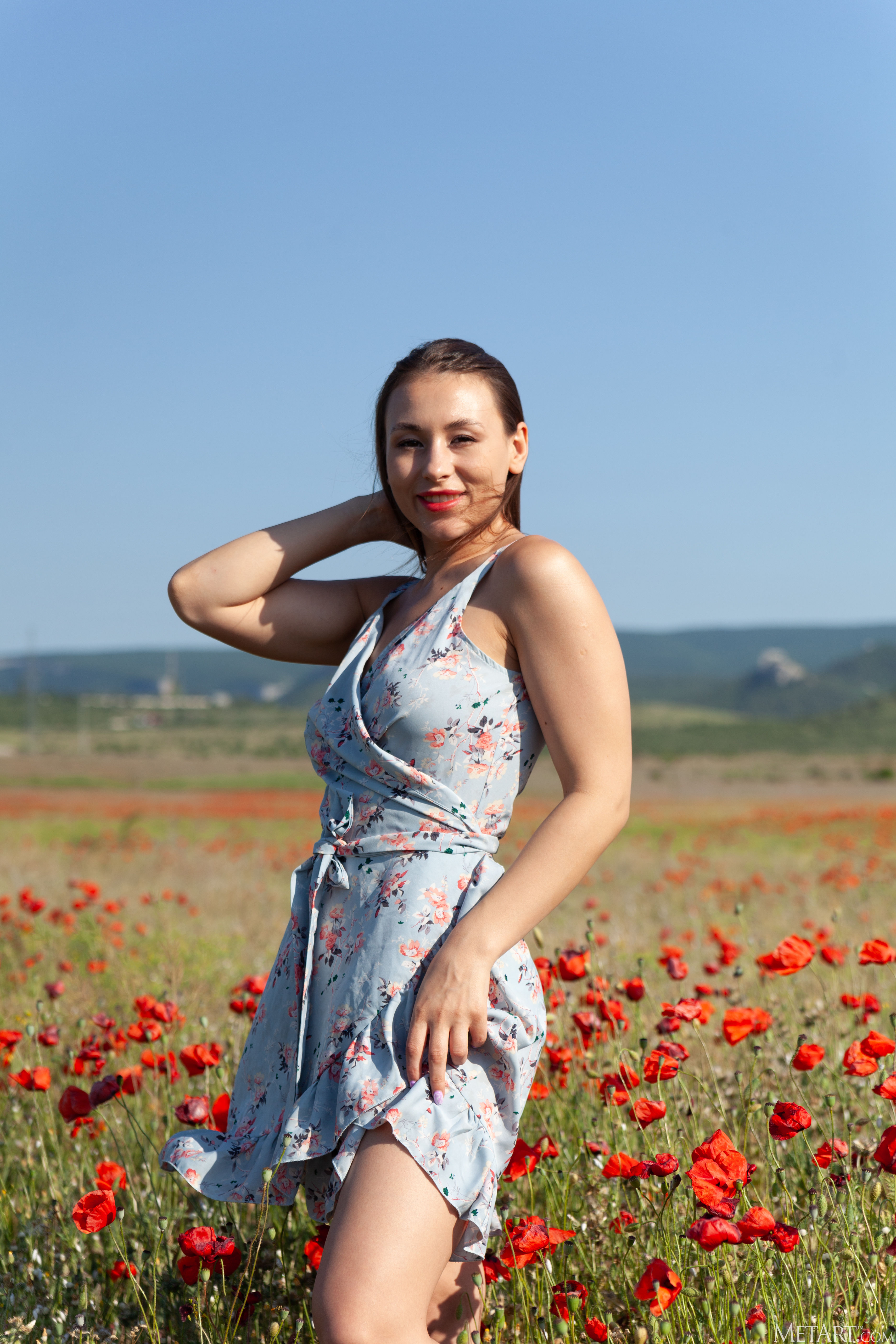 Sumiko in Metart set Poppy Field
