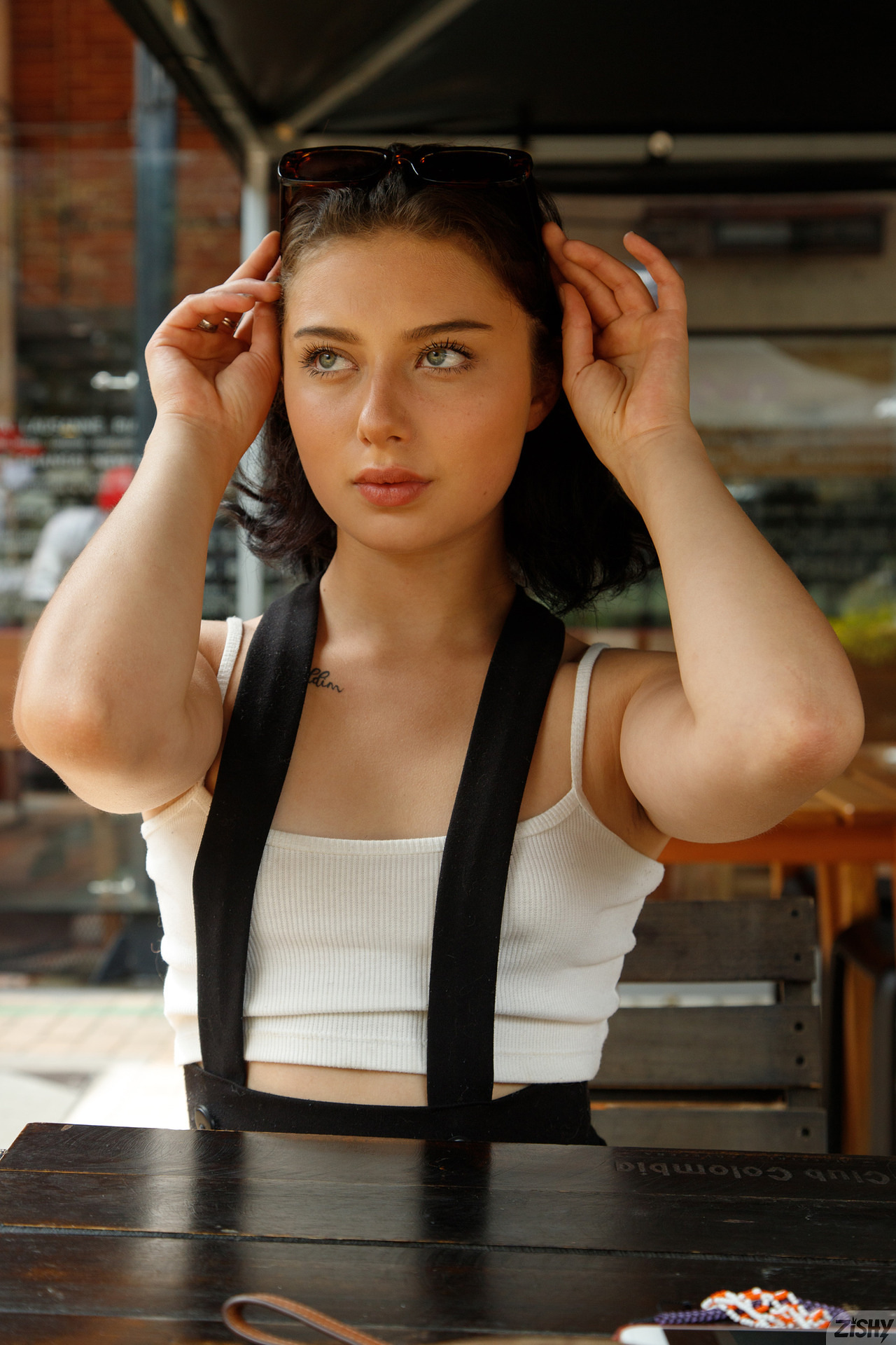 Zara Skolera in Zishy set Taste The Face 1