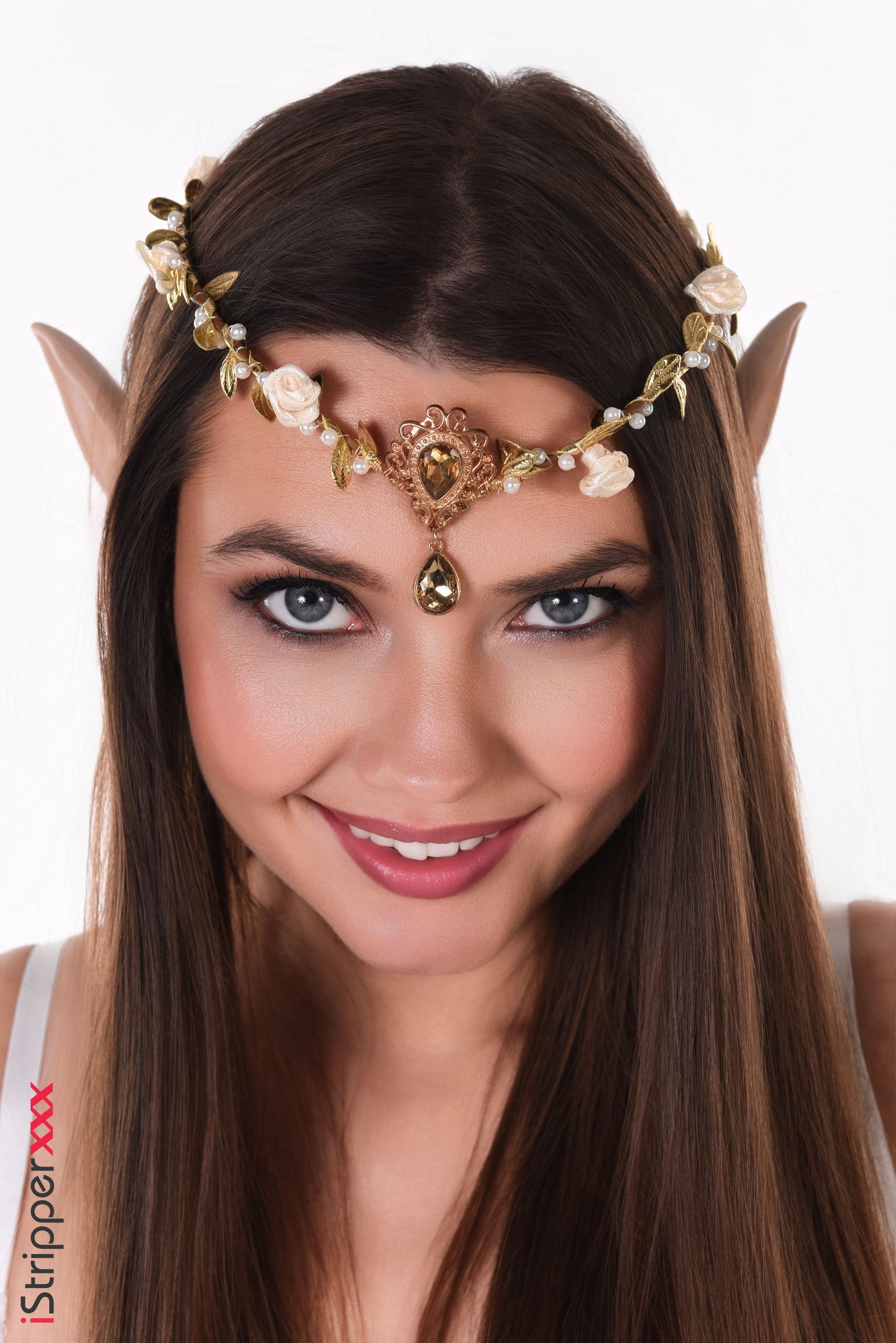 Georgia in Istripper set The Elf Bride