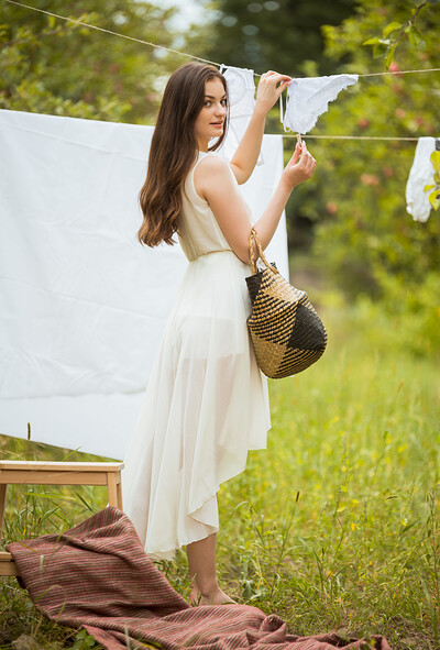 Shining Moon in White Whisper from Metart