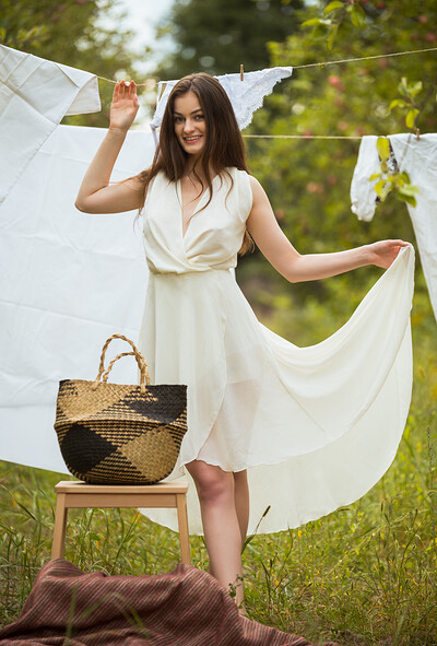 Shining Moon in Metart set White Whisper