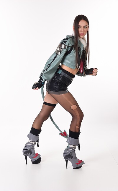 Vixi Rafi in Zero Zipper Zone from Istripper