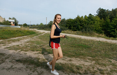 Sonya Buse in Zishy set Summer Saga 1