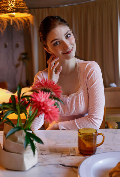 Marion Summers in Metart set Purist Form