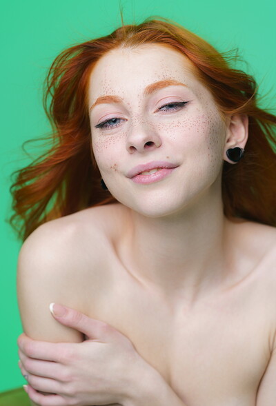 Carolina Sun in Rylsky Art set Agreanda