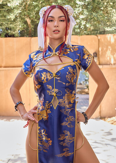 Scarlette Moon in VR Cosplay X set Street Fighter Chun-Li