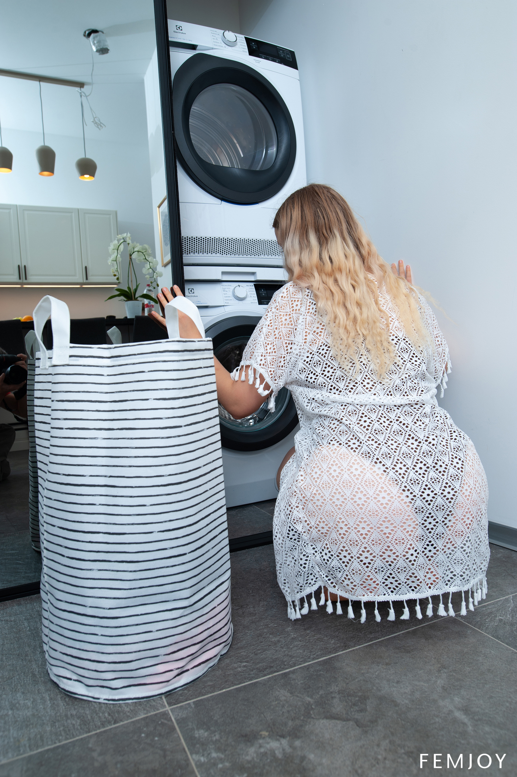 Nikoletta in Femjoy set Laundry