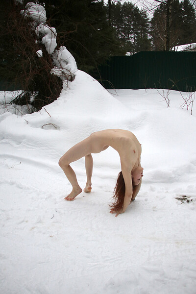 Nikol in Nude In Russia set Fantastic Flexibility In Snow
