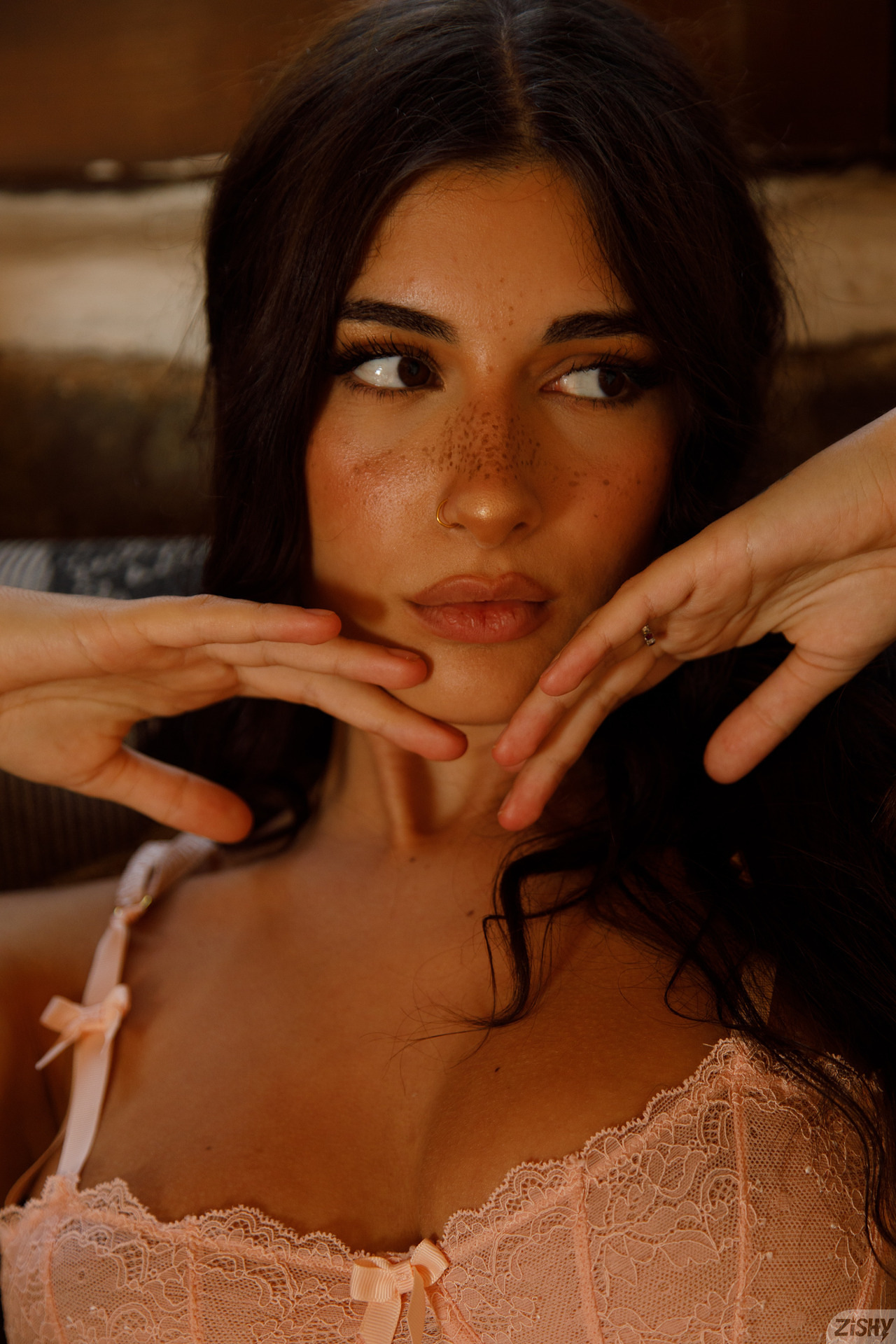 Sary Galmida in Zishy set Glamour Baby 1