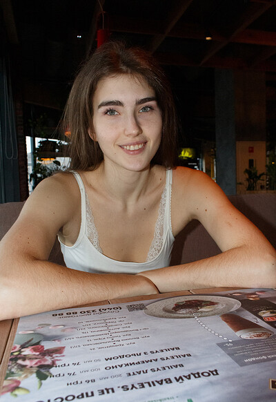 Jacie Verbena in Tea With Honey from Zishy