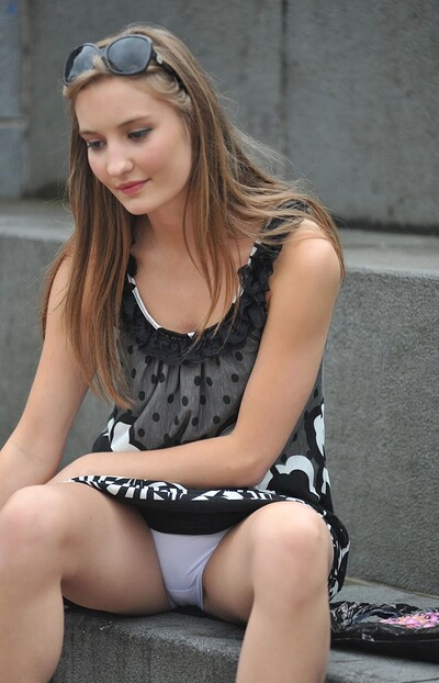 Alisha in Girlfolio set Knicker Shopping