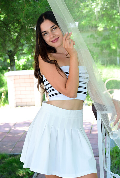 Alina in Metart set Breezy Day