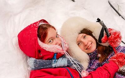 Vivi Ginger and Kate Rose in Frosty Sweethearts 2/3 from Club Sweethearts