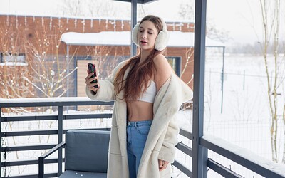 Anastaysha Bee in Club Sweethearts set Anastaysha Melts Her Frozen Nipples