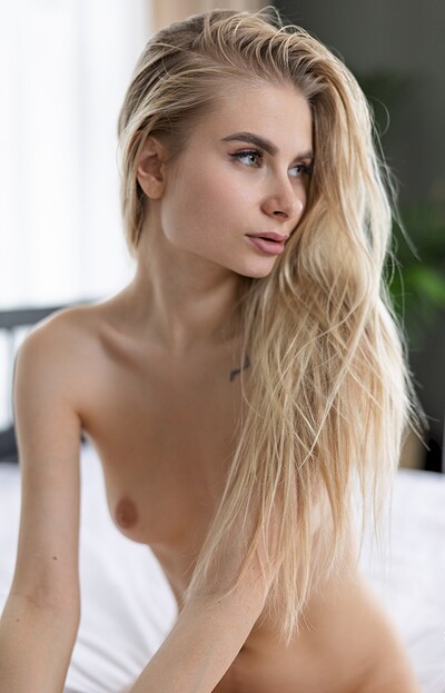 Kitty Wild in Wow Girls set Wild Blonde