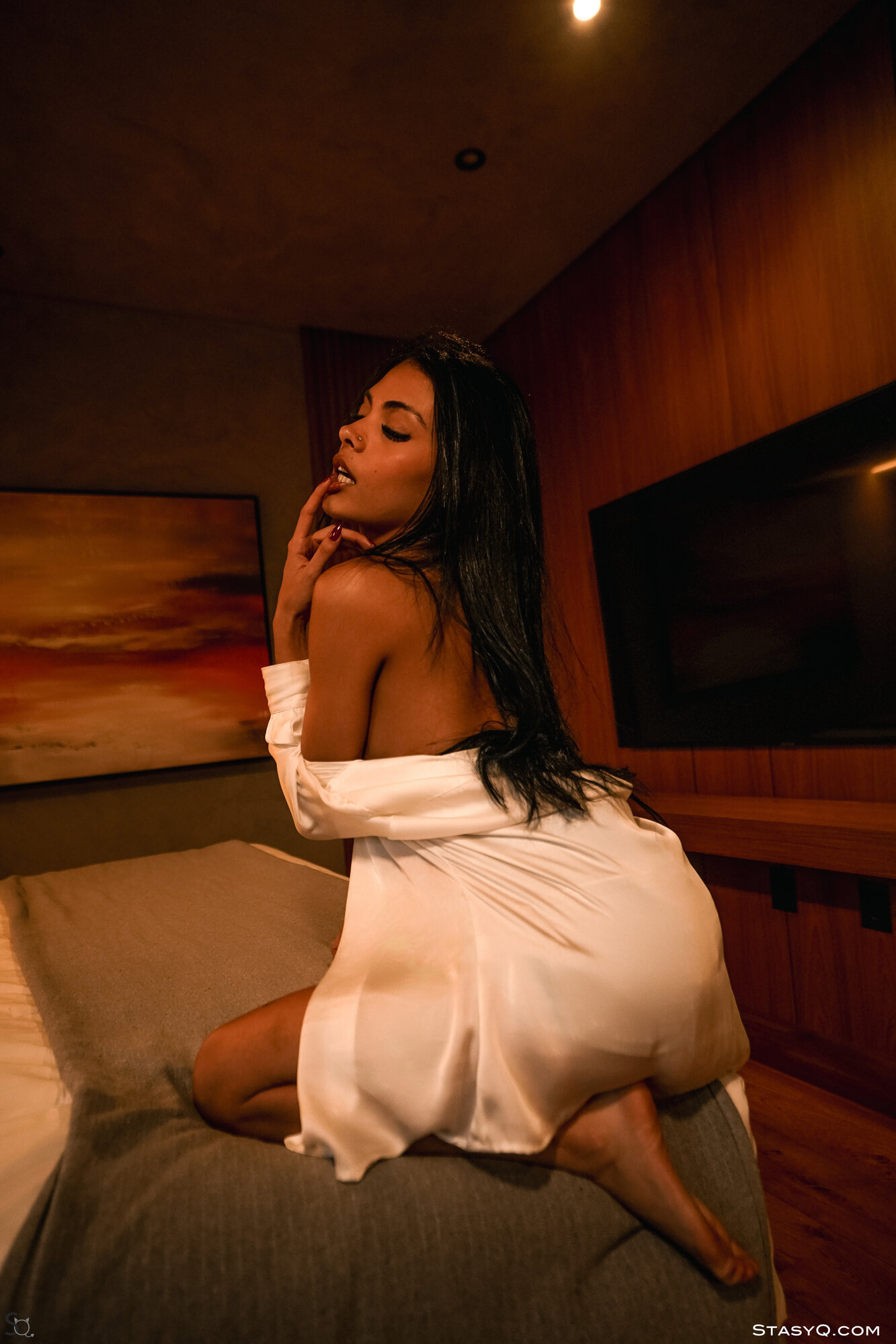 StephanyQ in StasyQ set