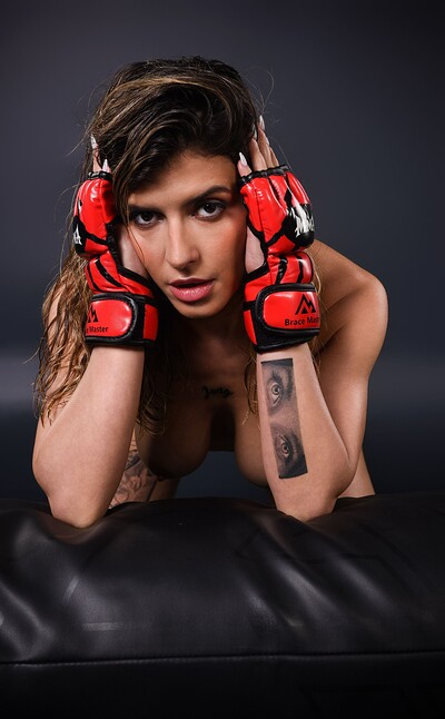 Serena Gomes in Knockout! from Istripper