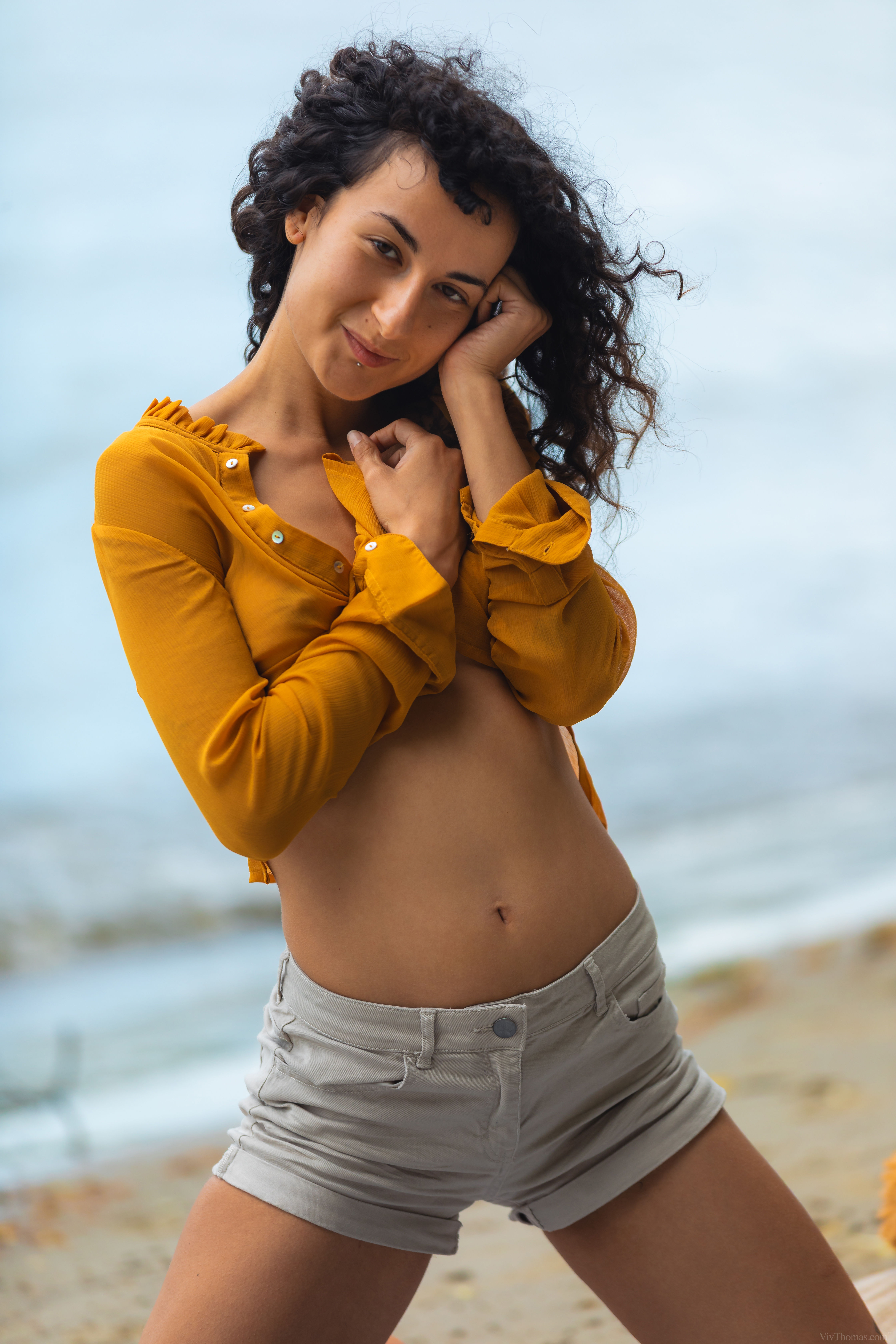 Aisha Vale in Viv Thomas set Golden Gaze