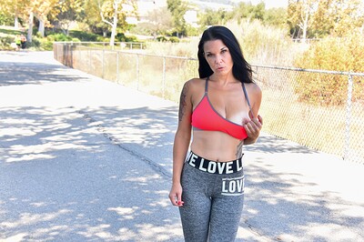 Veronica in Topless Jogger from FTV Milfs