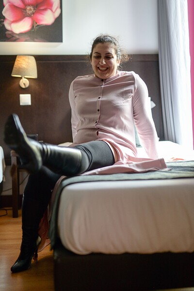 Lili in Curves In Bed from FTV Milfs