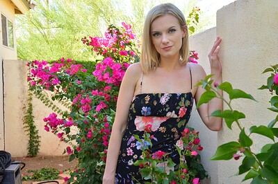 Lindsey in Backyard Backdoor! from FTV Milfs