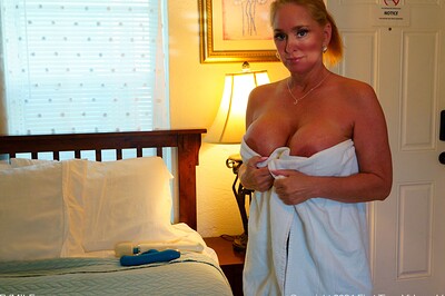 Wendy in Relaxing After Travel from FTV Milfs