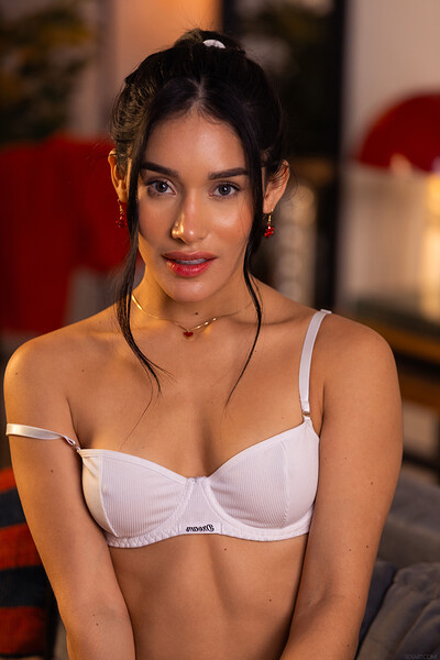 Carolina Guerrero in Cozy Dreams from Sex Art
