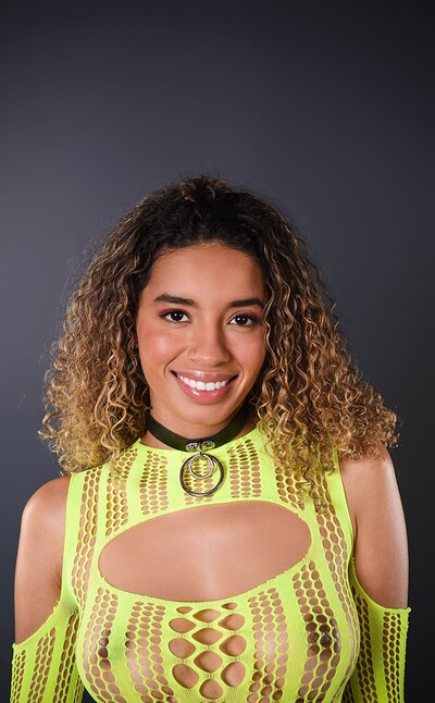 Valery Ponce in Neon Flux from Istripper