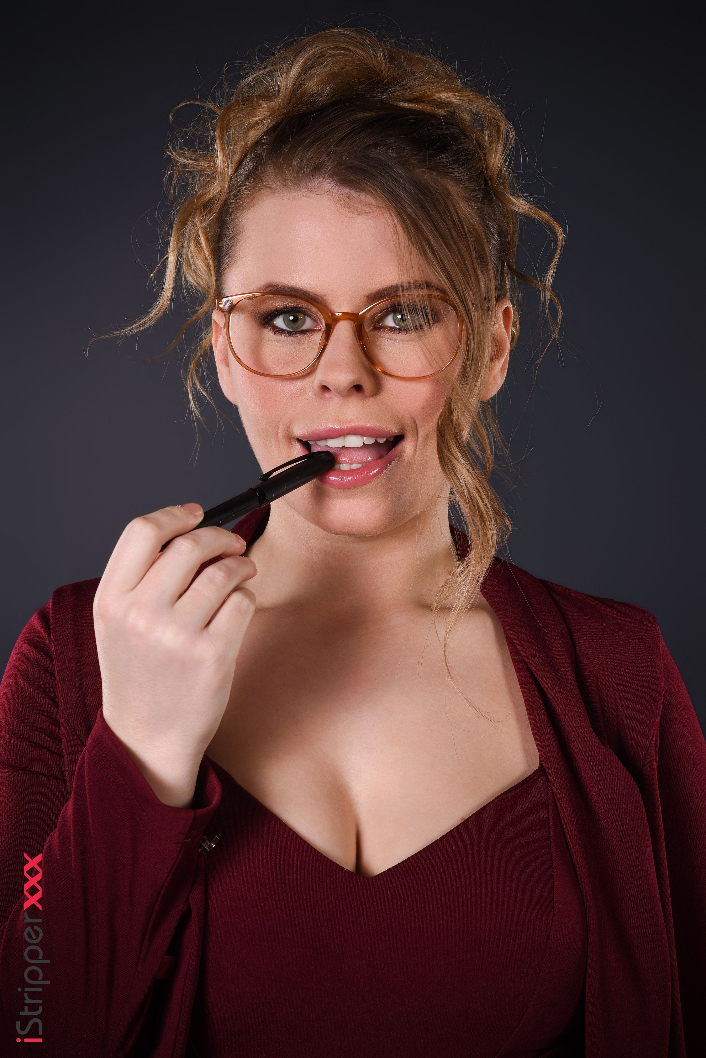 Samantha Joiner in Istripper set The Sexologist