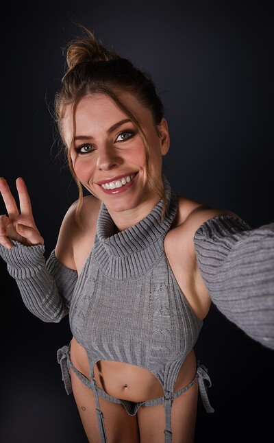 Samantha Joiner in Cosy Moment from Istripper