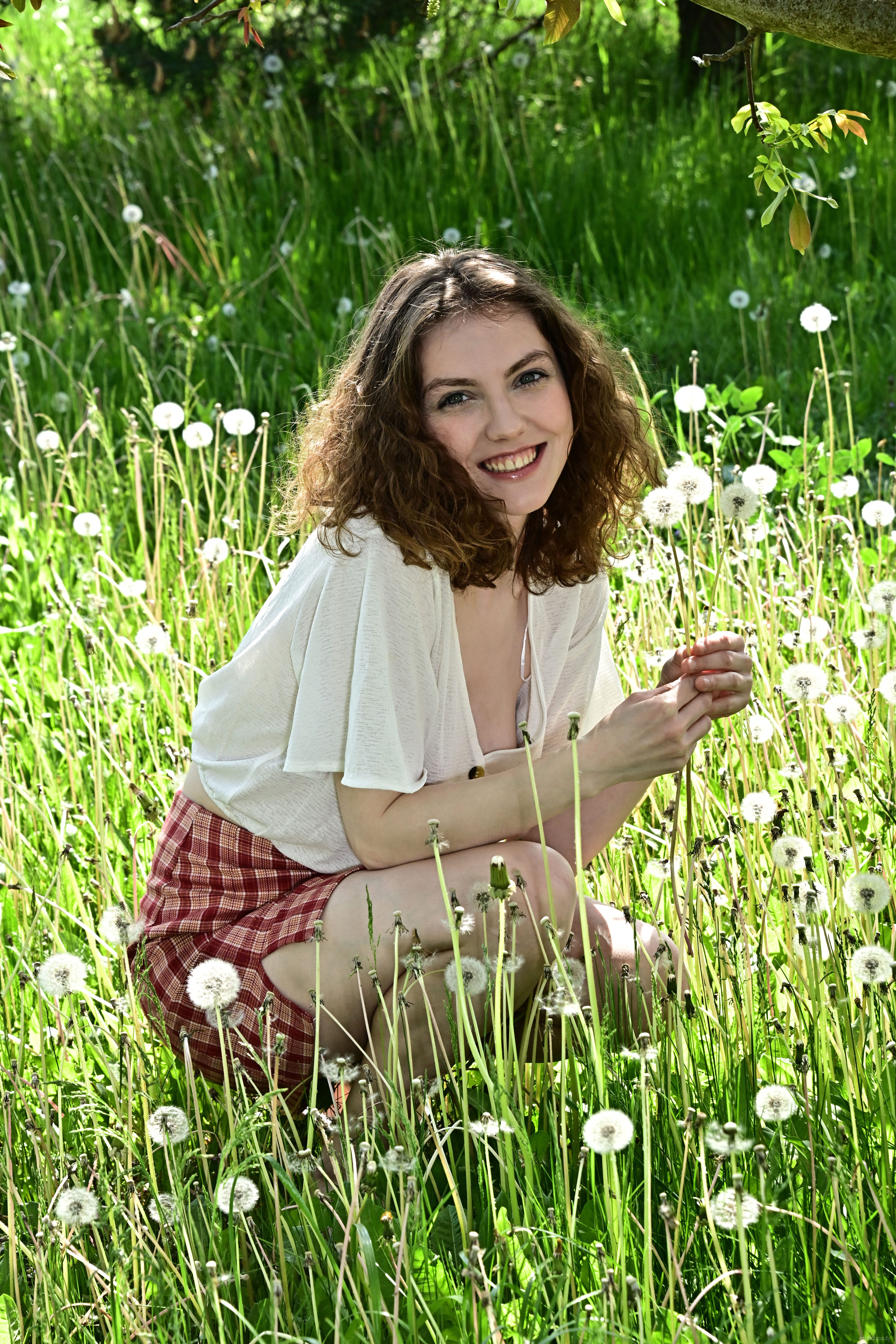 Julia Jacobs in Erotic Beauty set Presenting Julia Jacobs
