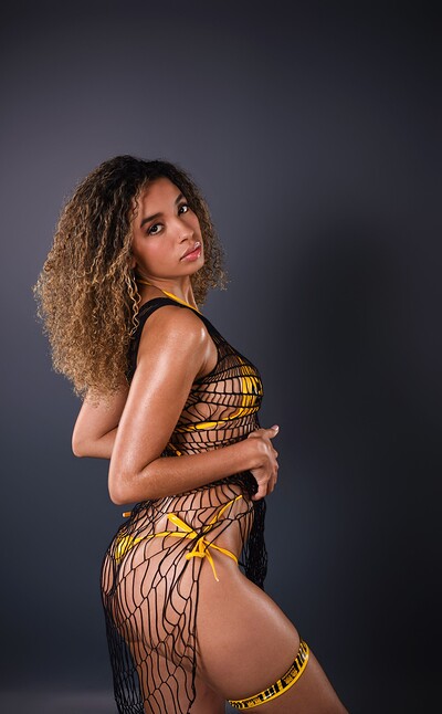 Valery Ponce in Atomic Pleasure from Istripper