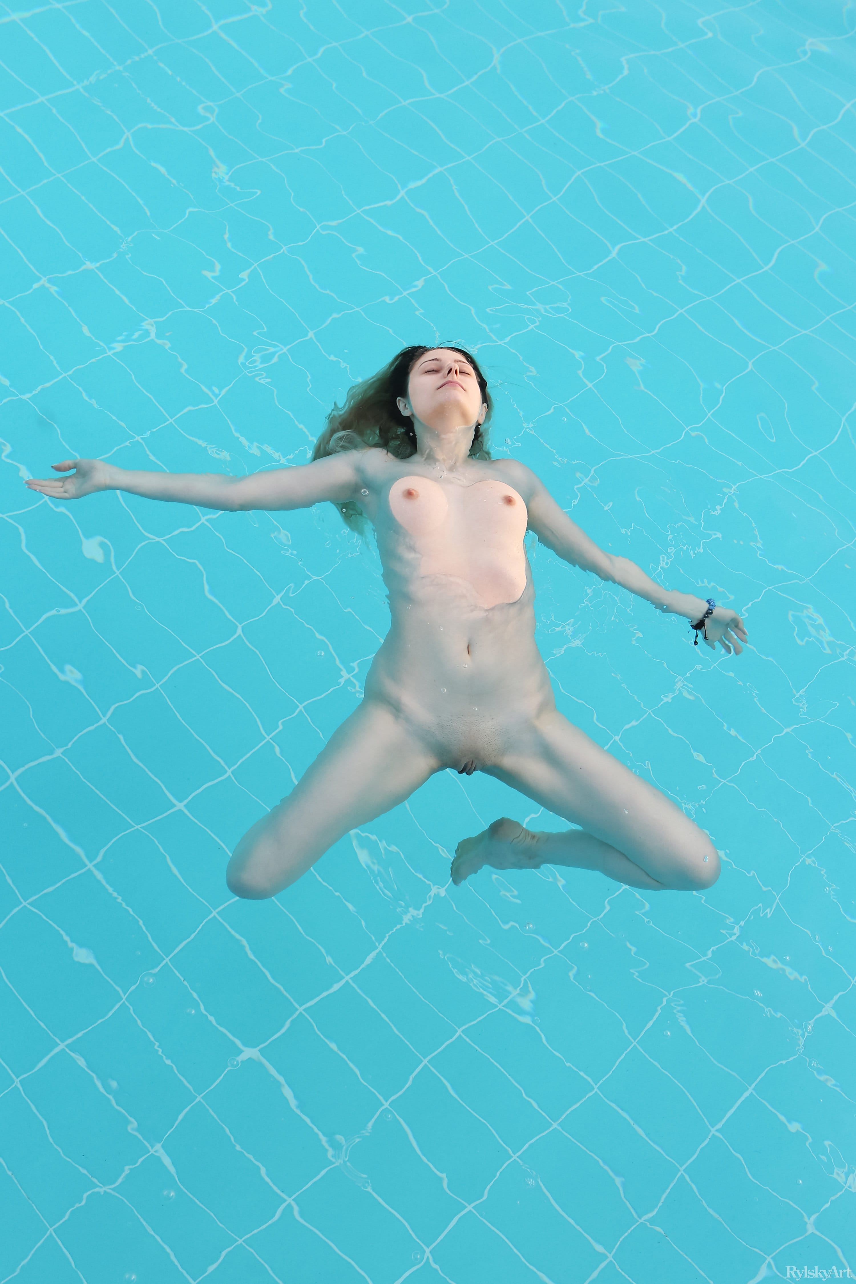 Katty Muss in Rylsky Art set Adriate