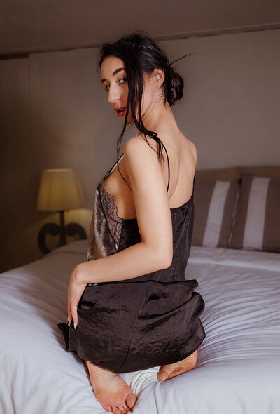 Gloria Sutton in Presenting Gloria Sutton from Metart