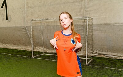 Alice Klay in Hup Holland Hup from Club Sweethearts