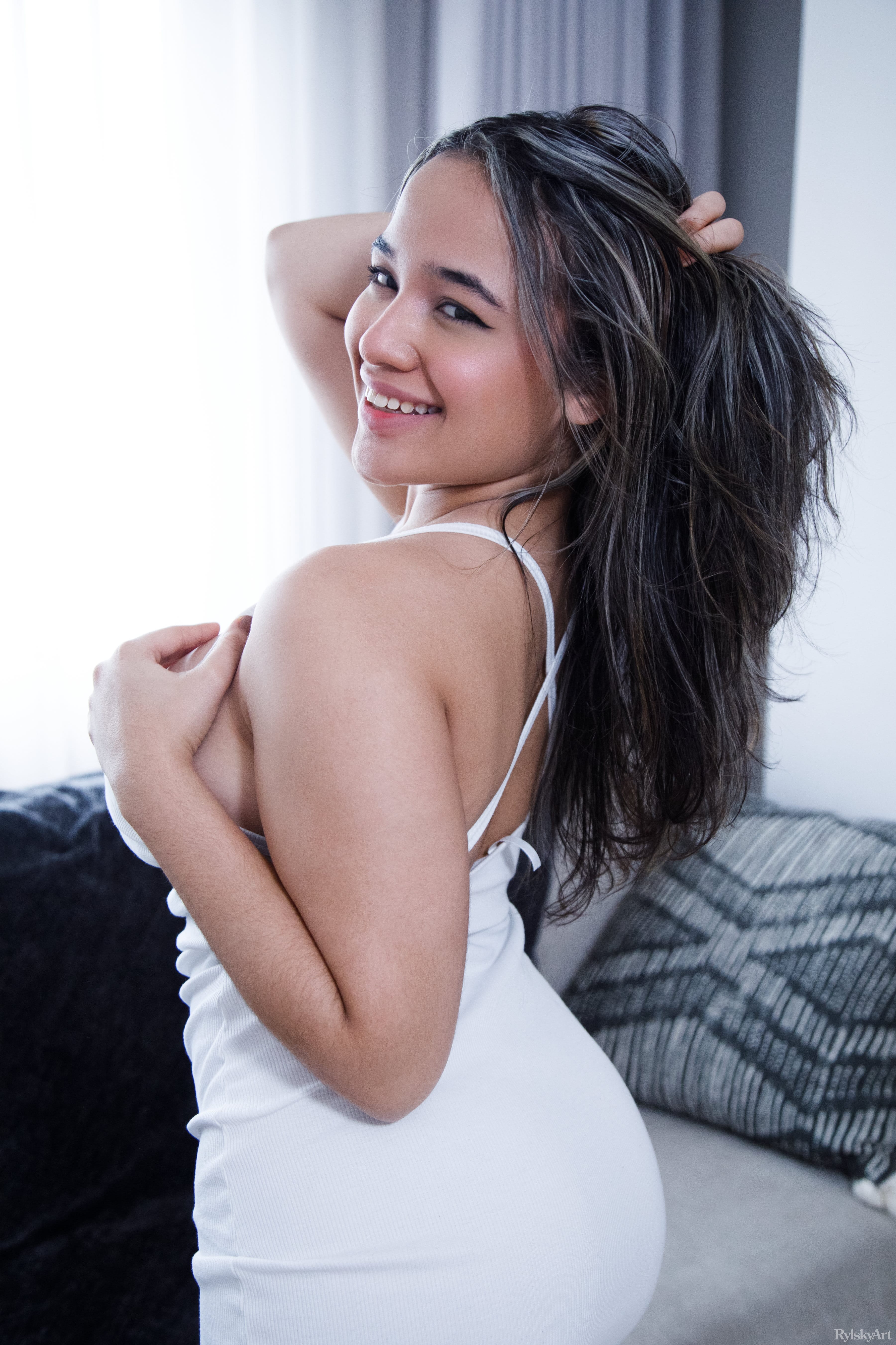 Valery Kora in Rylsky Art set Vilvizen