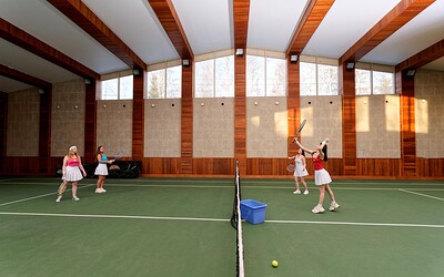Amelia Ost and Alice Klay in Wimbledon made me do it 3/3 from Club Sweethearts